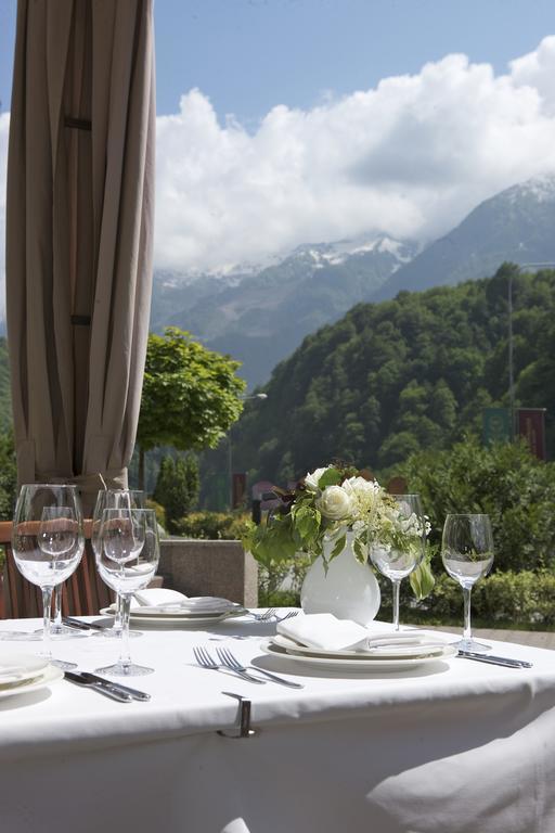 Grand Hotel Polyana Esto-Sadok Eksteriør bilde Terrace at the Hotel Axelmannstein